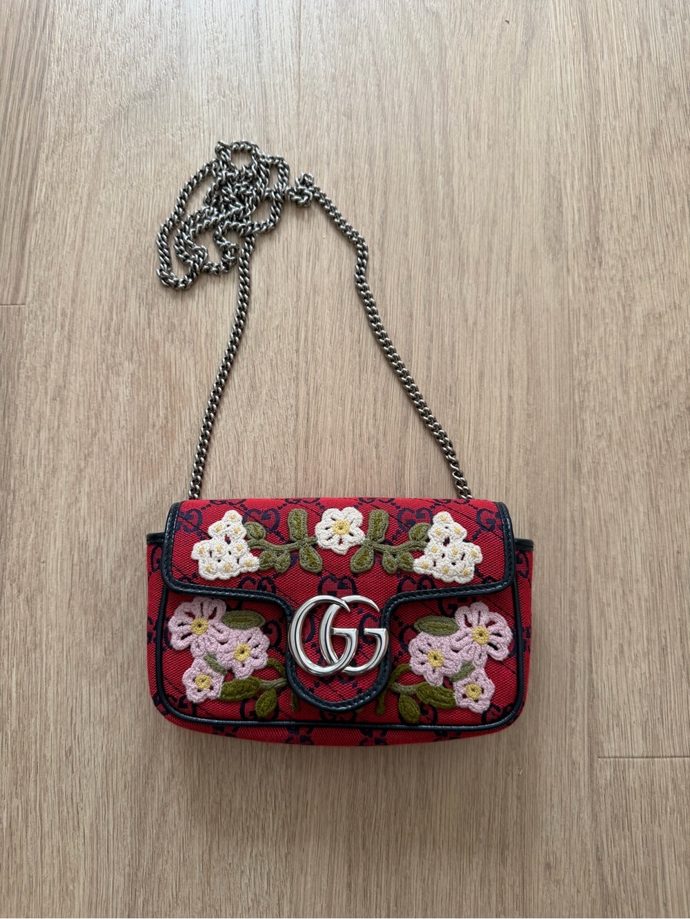 Gucci Red Mini Floral GG Marmont Shoulder Bag - Picture 3 of 8